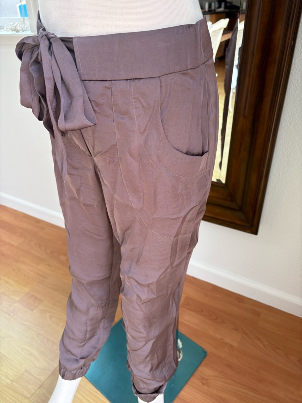 Relaxed Silk Tie-Waist Women’s Pants in Charcoal - Picture 2 of 5